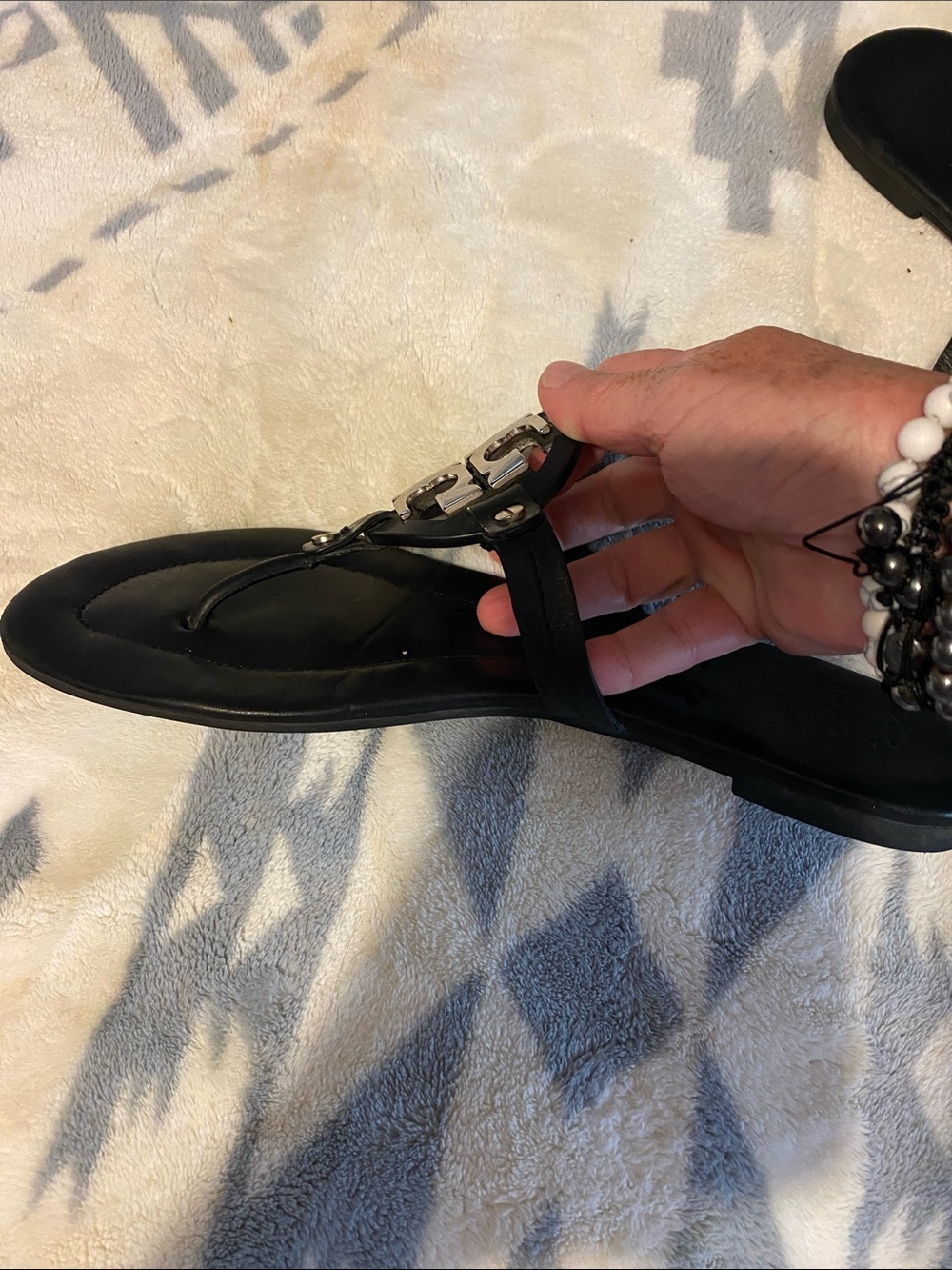 Tory Burch Black Logo Thong Sandals - Picture 4 of 11